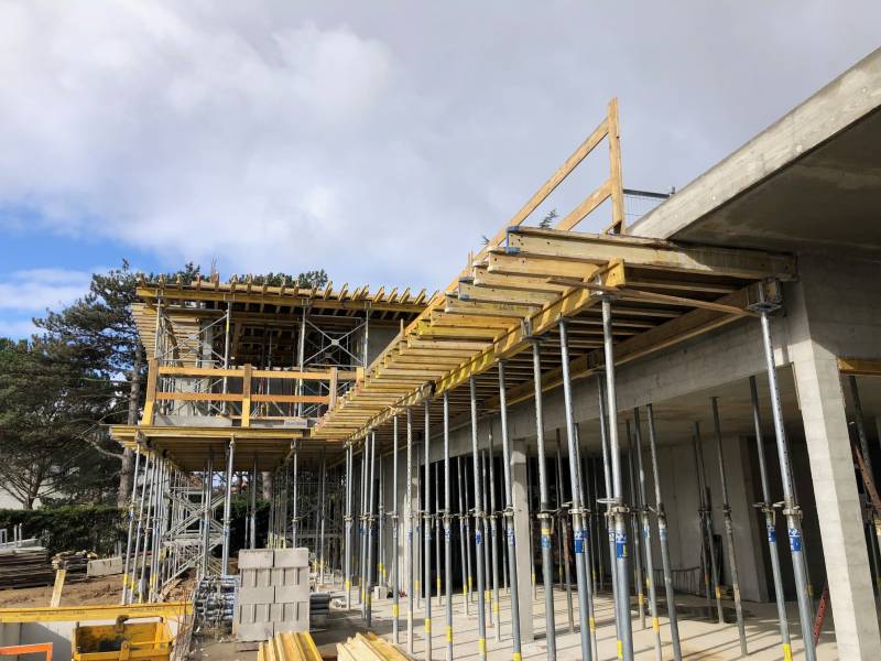 Construction de villa contemporaine clé en main en béton armé à Caluire